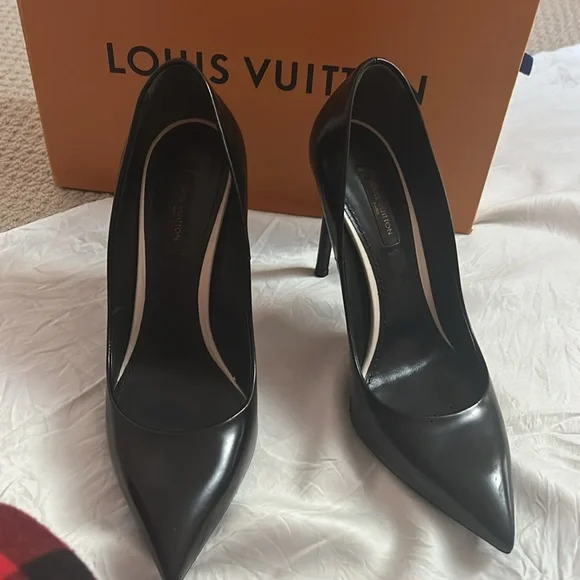 Shoes - Picture 6 of 6